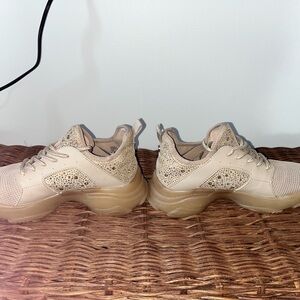 Steve Madden Light Beige Sneakers